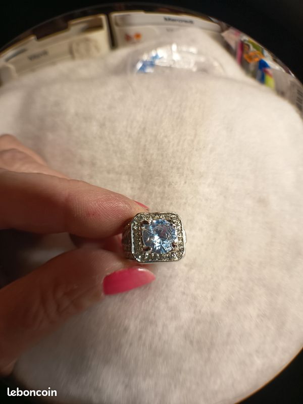 Bague argentée (image 1)
