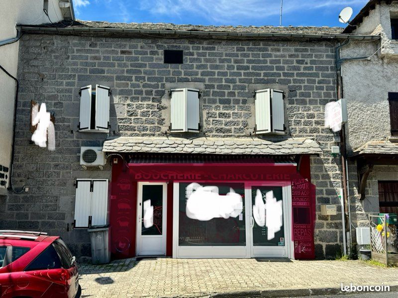 Maison 10 pièces 220 m² · à Mazet-Saint-Voy · 220 m² · 69 000 €