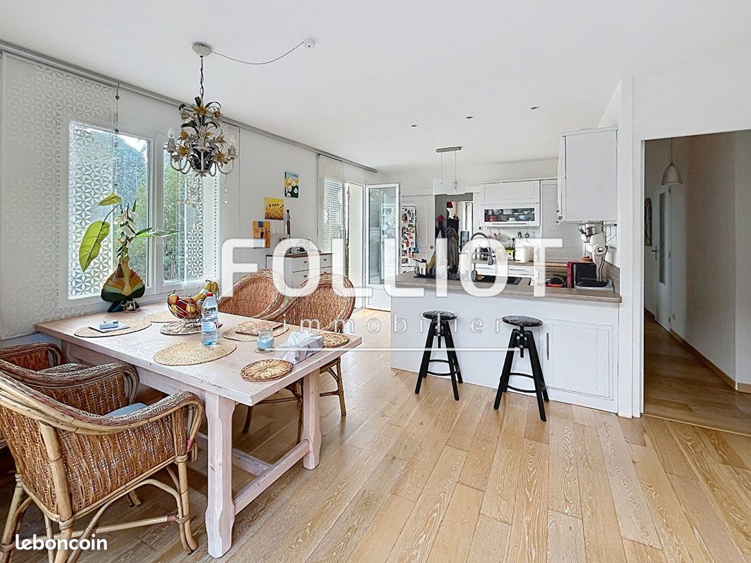 Maison 5 pièces 121 m² · à Bréhal · 121 m² · 380 000 €