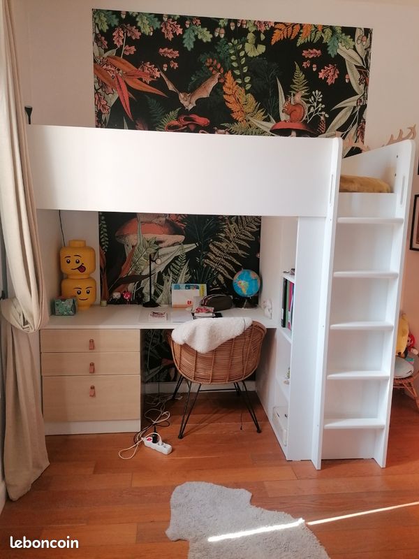 Lit (image 1)