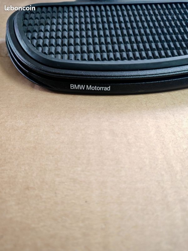 Platine repose pieds arrière droite pour BMW R 1200 2025 RT ABS