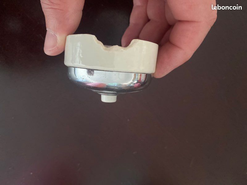 Ancien bouton poussoir porcelaine (image 3)