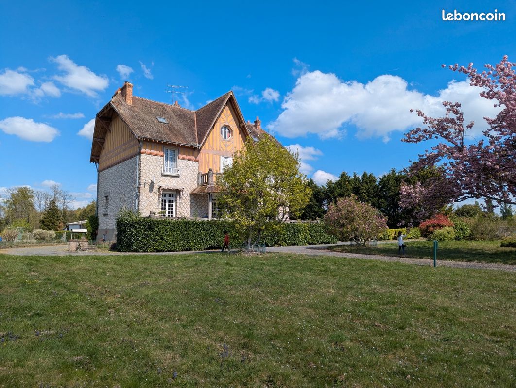 Maison 12 pièces 300 m² · à Clémont · 300 m² · 580 000 €