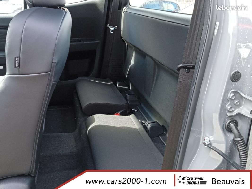 Isuzu D-max SPACE CABINE M/T NITRO SPORT - 2,2 AT 2026 (image 9)