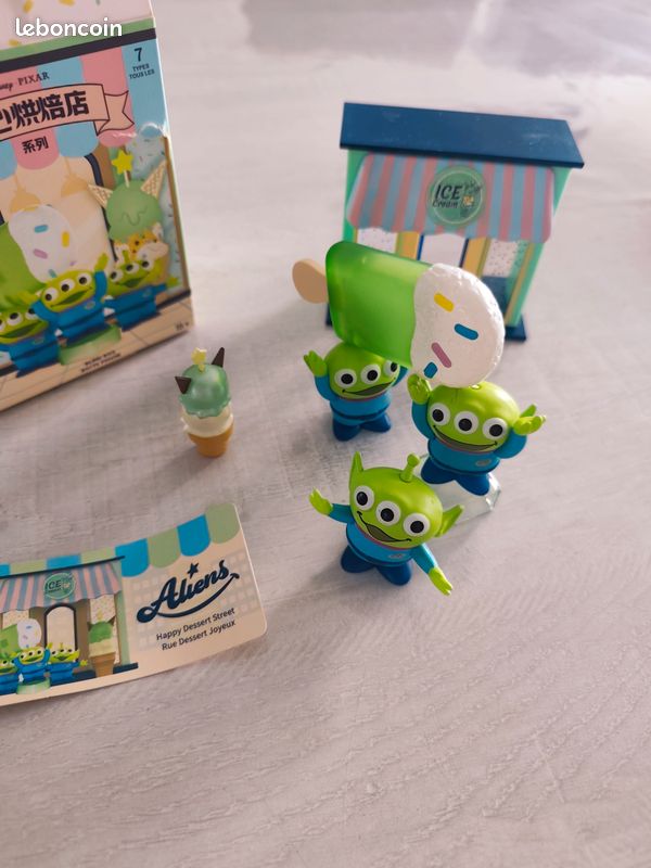 Lot Aliens Ice Cream Shop Disney Pixar MINISO Happy Dessert Street (image 1)