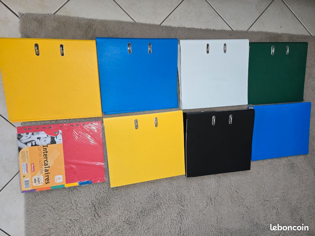 Lot de 7 Classeurs + un paquet neuf d'intercalaires (image 2)