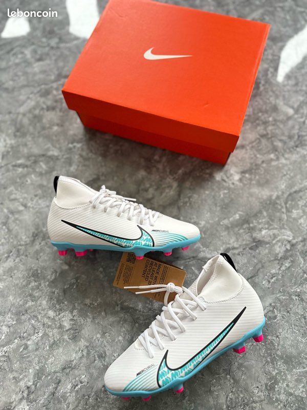 Crampons Nike junior Superfly pointure 35,5 enfant Sport