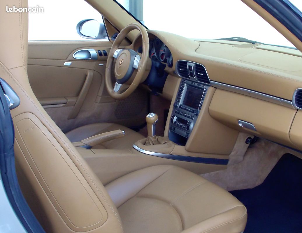 PORSCHE 997 CARRERA S 3.8 355CH / Pack Cuir / échappement Sport / Toit ouvrant électrique / PASM / Sièges chauffants / Jantes 19 Carrera S / Roulement IMS Fiabilisé / Embrayage neuf /magnifique état (image 8)