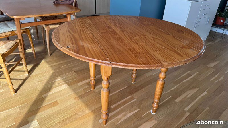 Table (image 1)