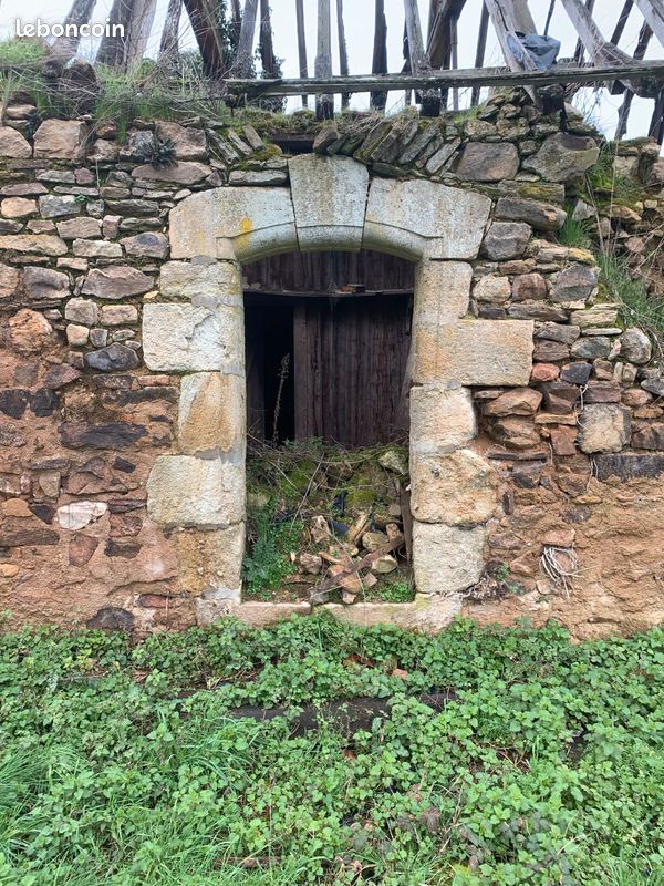 Encadrement de porte pierres de taille ancienne (image 1)