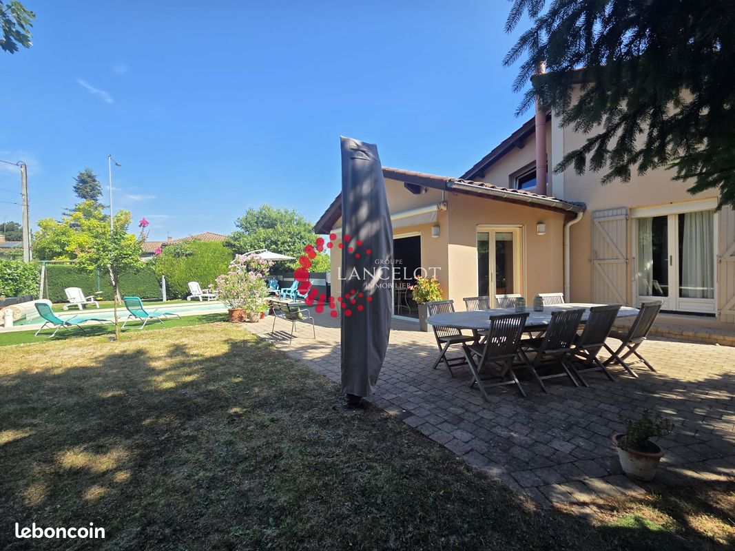 Maison 7 pièces 170 m² · à Sainte-Foy-lès-Lyon · 170 m² · 890 000 €