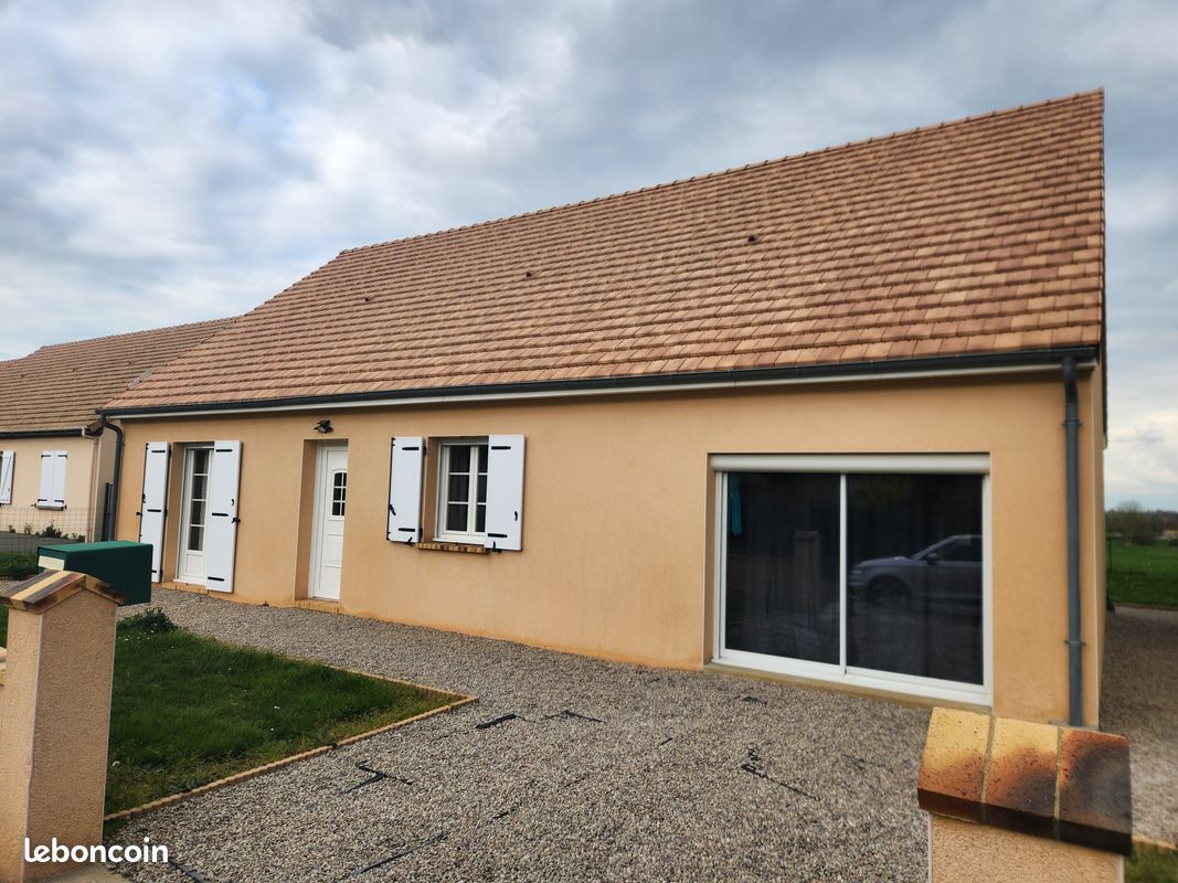 Maison 4 pièces 96 m² · à Sainte-Sabine-sur-Longève · 95,8 m² · 180 000 €