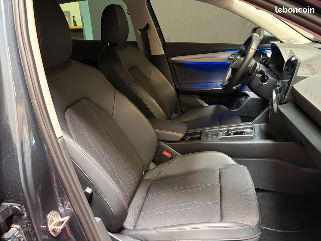 CUPRA FORMENTOR 1.4 e-HYBRID 204 ch DSG6 V / Caméra 360 / Volant chauffant (image 15)