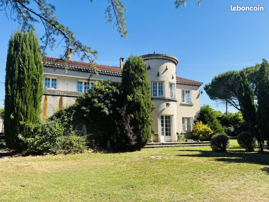 Maison 9 pièces 195 m² · à Romans-sur-Isère · 195 m² · 335 000 €