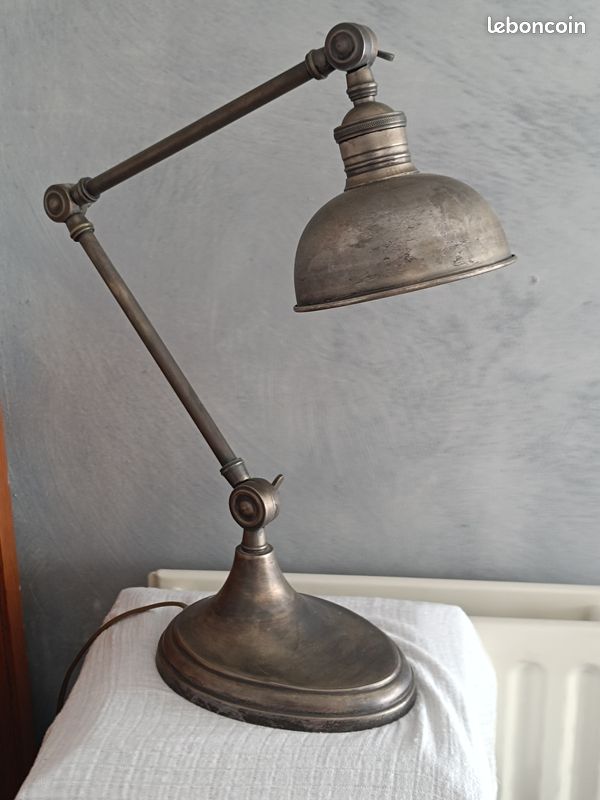 Lampes design de différents styles et matériaux en fonction de l'usage