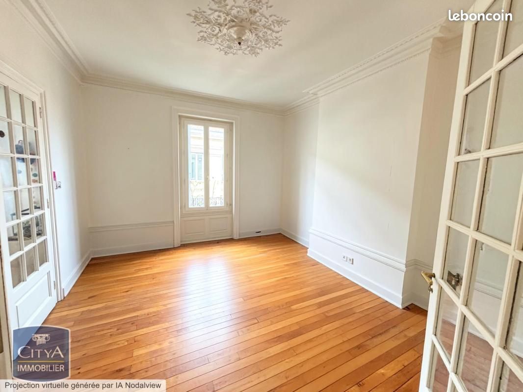 Appartement 5 pièces 123 m² · à Saint-Étienne · 123 m² · 146 000 €