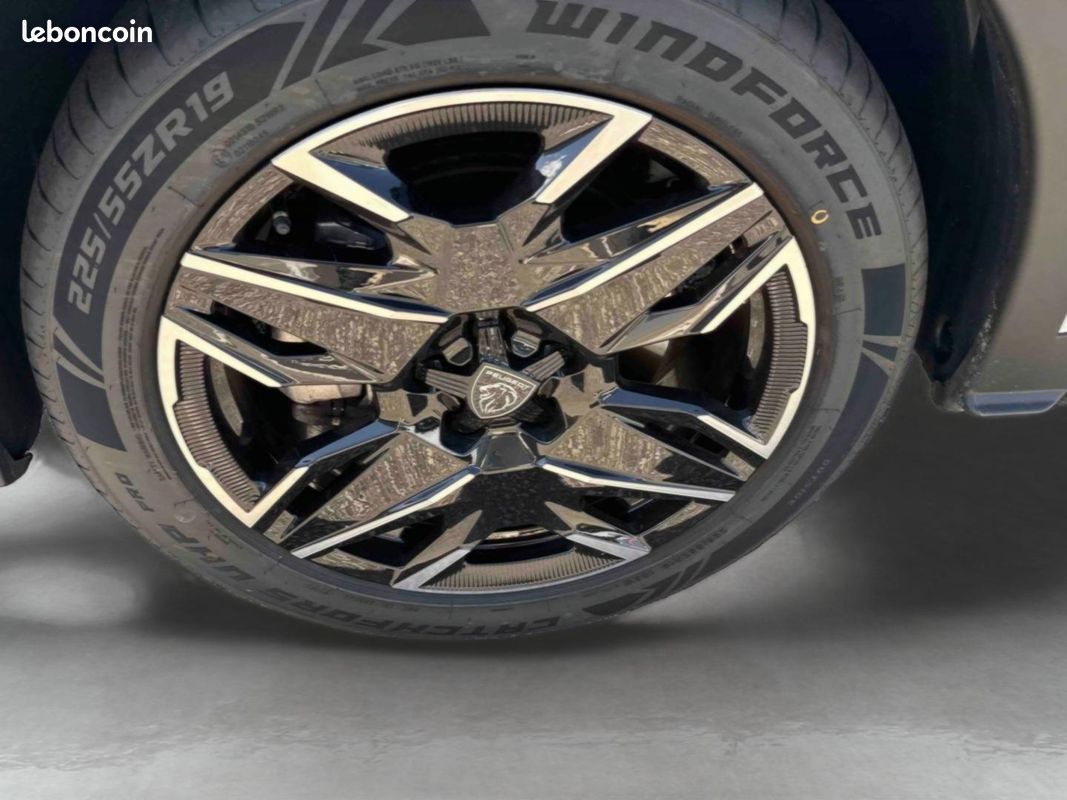 Peugeot 5008 Hybrid 145ch Allure e-DCS6 (image 11)