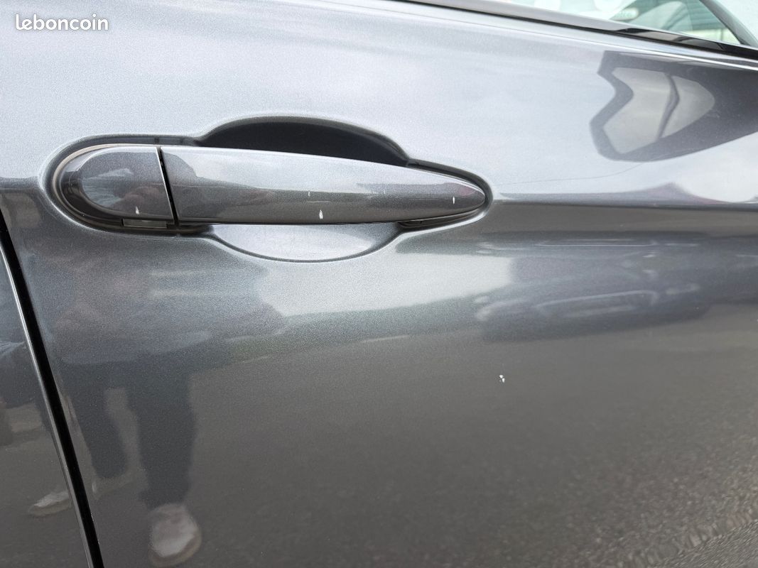 BMW SERIE 3 F30 LCI 318i 2.0L 136 ch M Sport A / TOIT OUVRANT / CUIR / TETE HAUTE (image 21)
