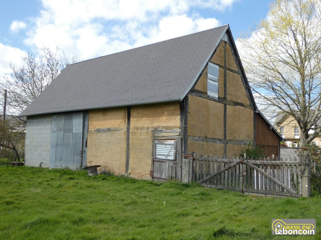 Maison 1 pièce 127 m² · à Saint-Hilaire-du-Harcouët · 127 m² · 43 000 €