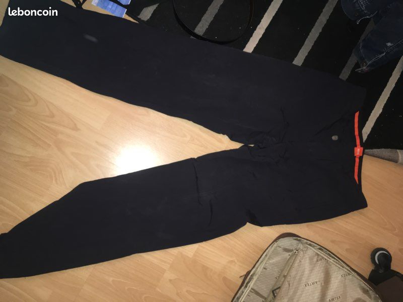 Vêtements (T-shirt, Pull, Pantalons) (image 2)