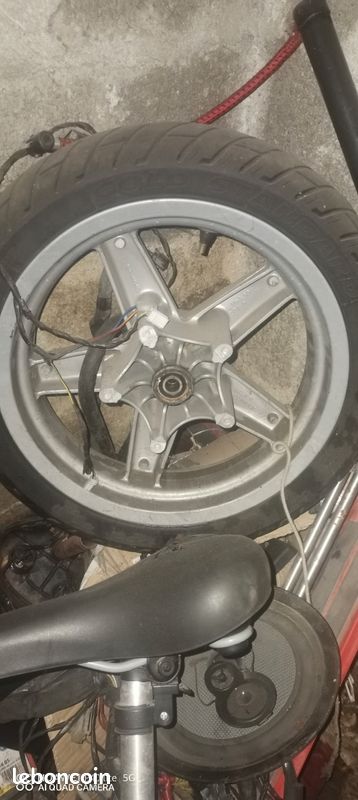 Roue avant et arrière piaggio x8 (image 1)