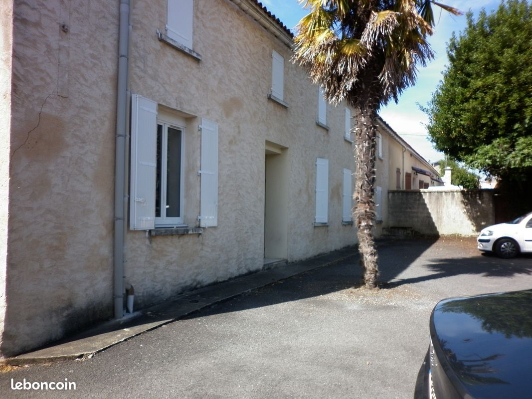 Appartement 1 pièce 25 m² · à La Couronne · 25 m² · 370 €
