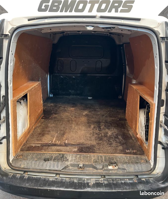 Renault Kangoo MAXI 1.5 DCI 90 CONFORT BVM5 (5 CV) 2014 (image 10)