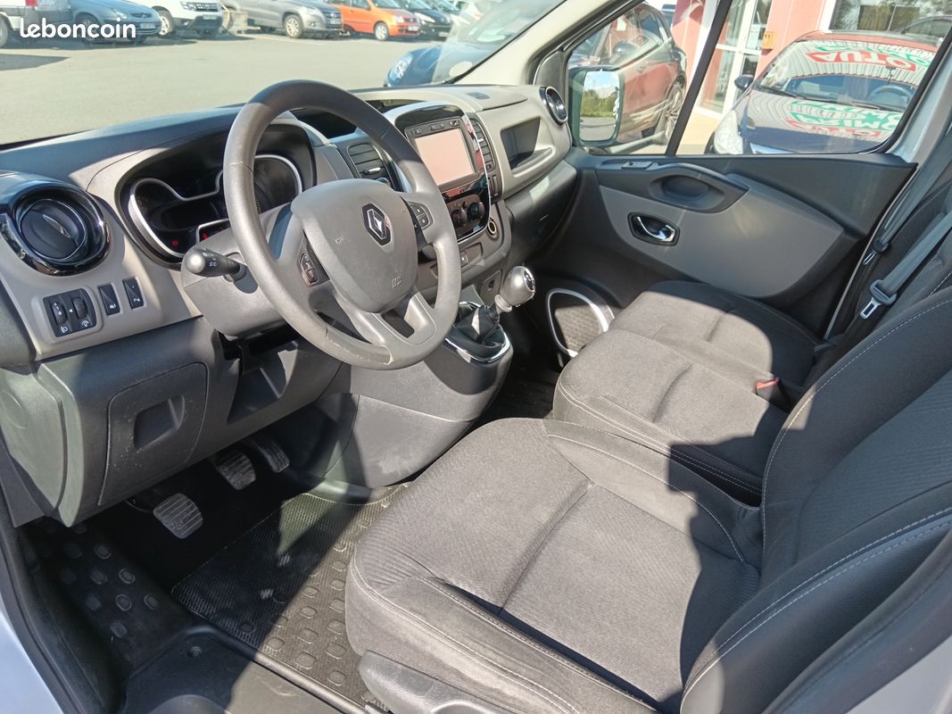 RENAULT trafic 3 1.6 dci 120 cv L1H1 finition grand confort (image 5)