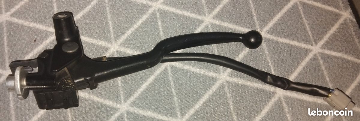 Cocotte d'embrayage complete avec cable d'embrayage yamaha MT09-SP 2023 (image 1)