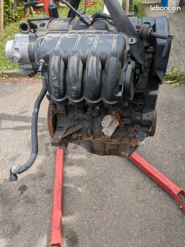 Moteur 1.6 16 v PSA (image 1)