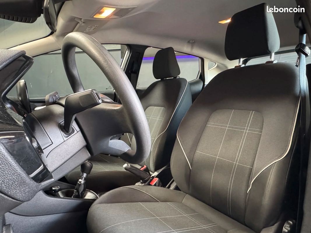 Ford FIESTA 1.0 ECOBOOST 100CH TREND 5P - APPLE CARPLAY / ATTELAGE / RADARS DE RECUL (image 17)