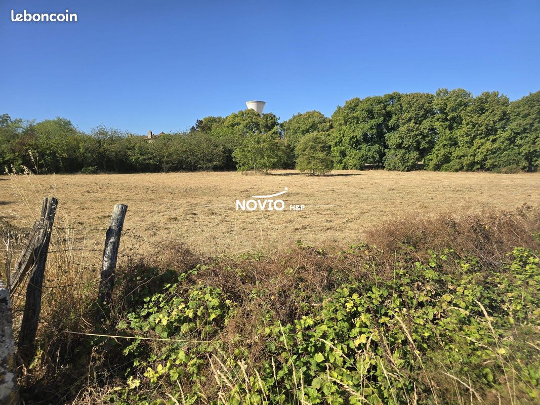Terrain 5762 m² · à Chasseneuil-du-Poitou · 5 762 m² · 178 128 €