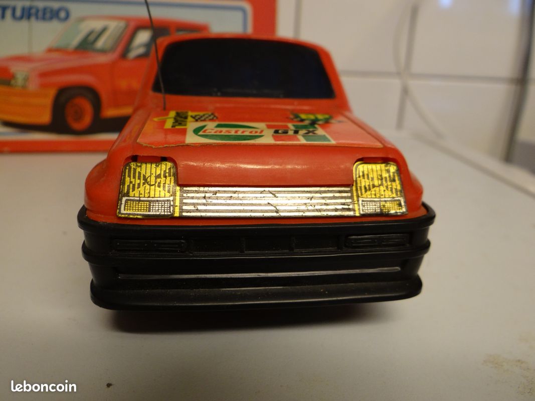 Très belle et rare renault 5 turbo joustra avec ses autocollants modèle à friction - Jeux & Jouets