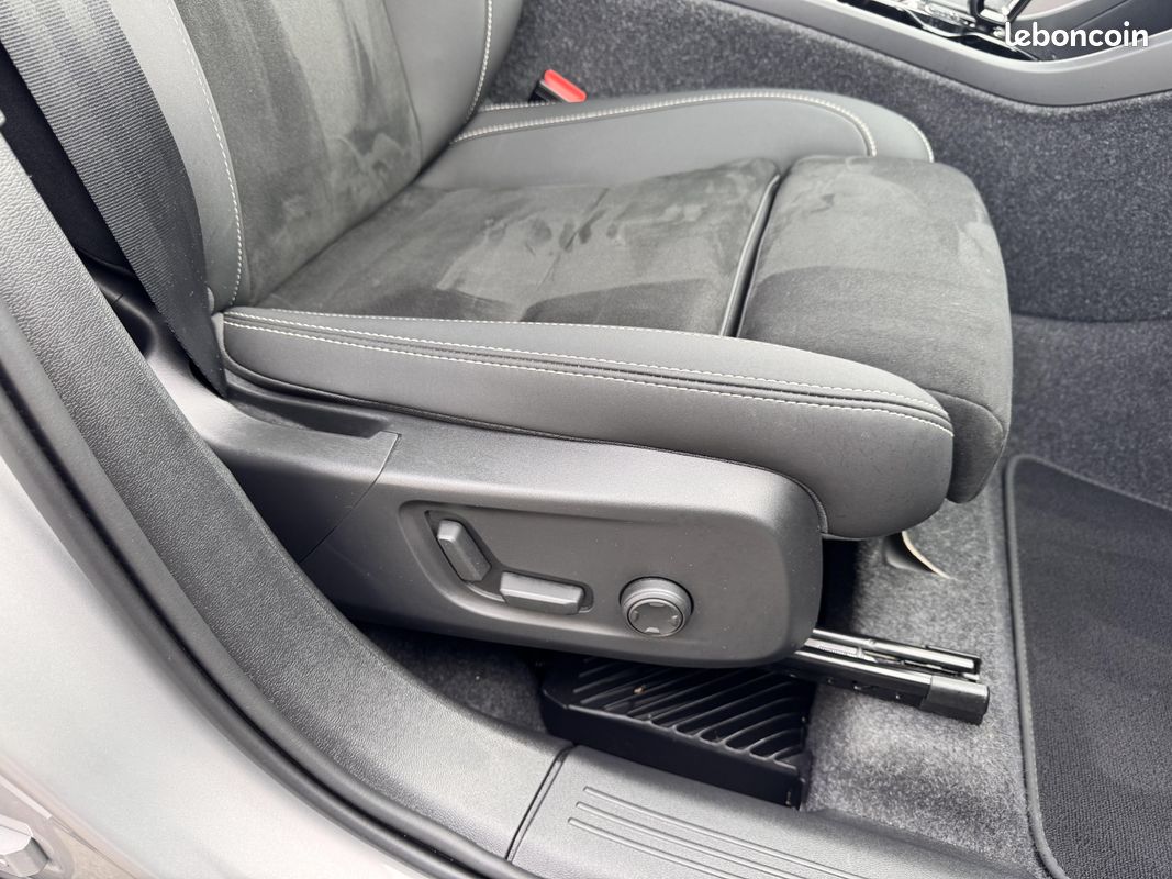 VOLVO XC40 B3 163 ch DCT7 Ultra (image 13)