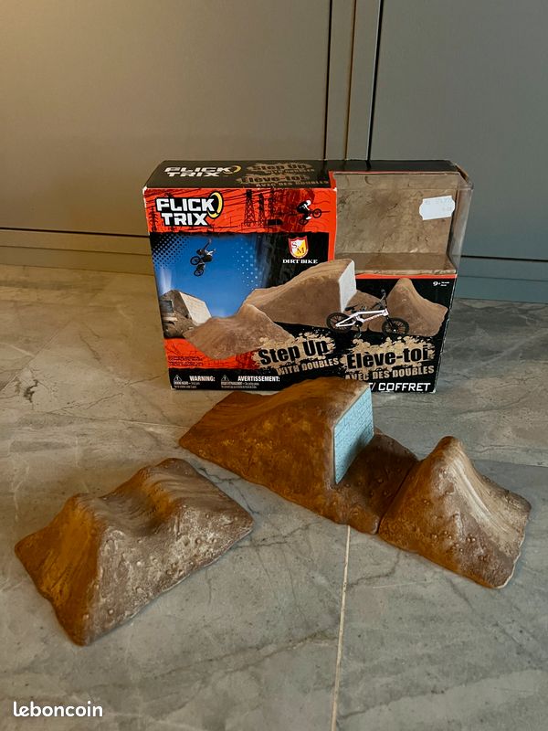 Lot de deux boites Flick Trix tech deck pour skate park de finger