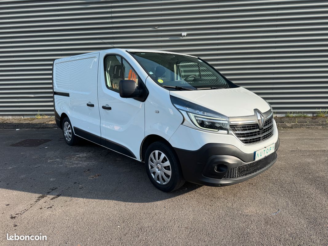 RENAULT TRAFIC III FOURGON GRAND CONFORT L1H1 1200 2.0 DCI 120 (Radar de recul, Climatisation, 1ère main) / HT 13 741 (image 12)