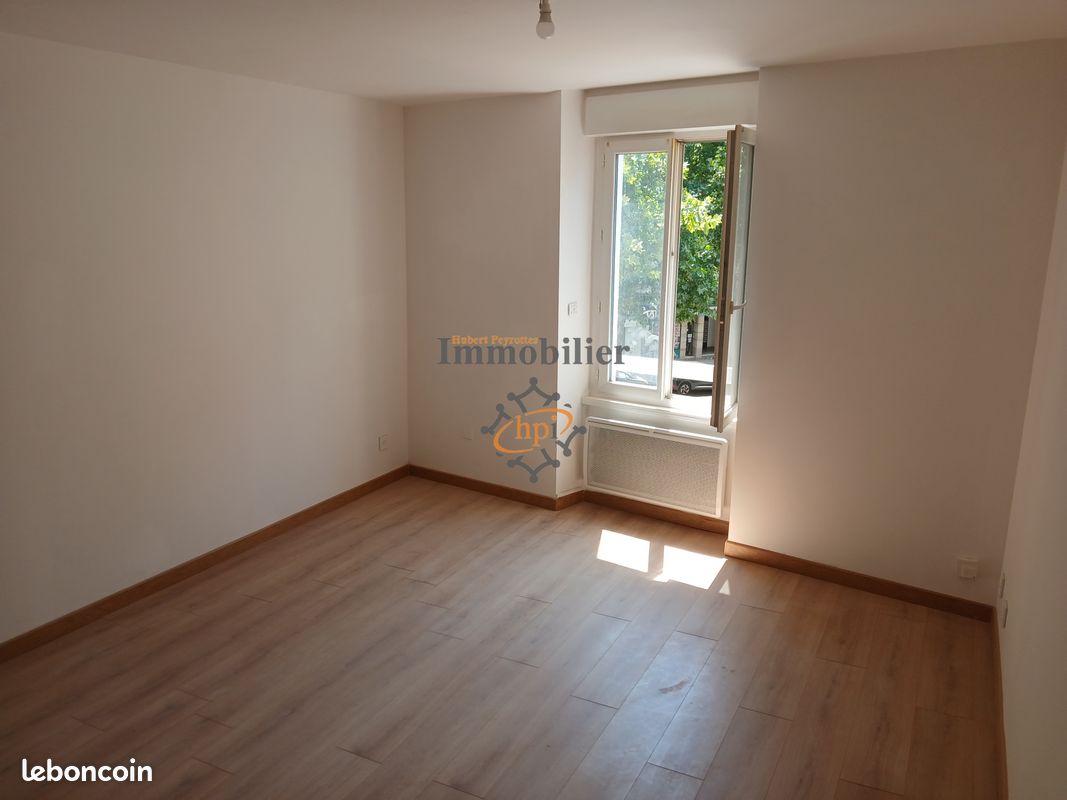 Appartement 2 pièces 33 m² · à Saint-Affrique · 33 m² · 370 €
