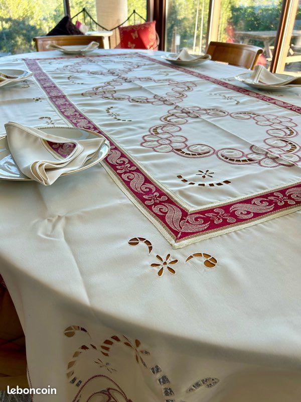 Nappe Brodée Neuve 2,60x1,30 M + 12 Serviettes - Coton écru - Style Champêtre