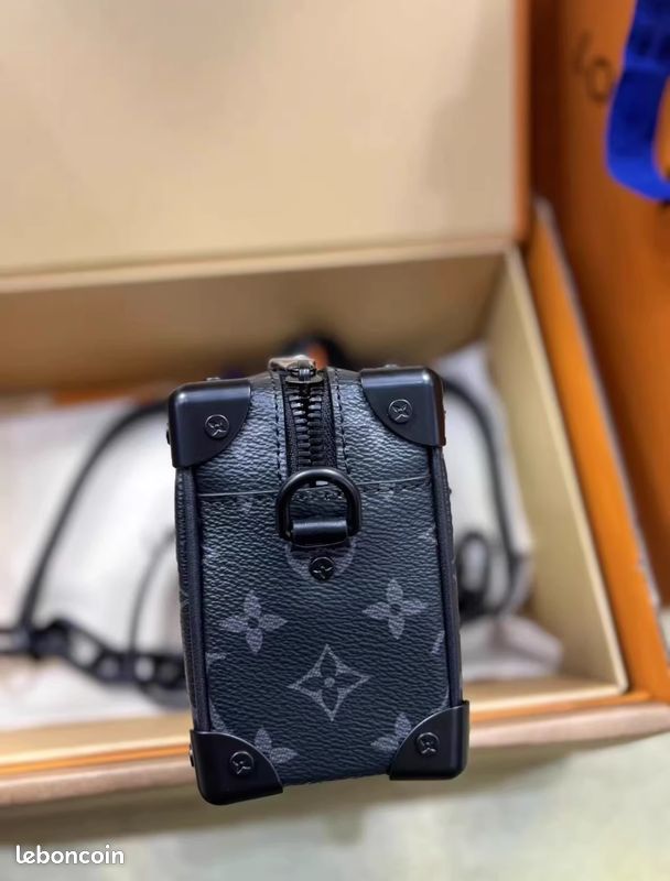 Sac Loui’s Vuitony Mini Soft Trunk (image 5)