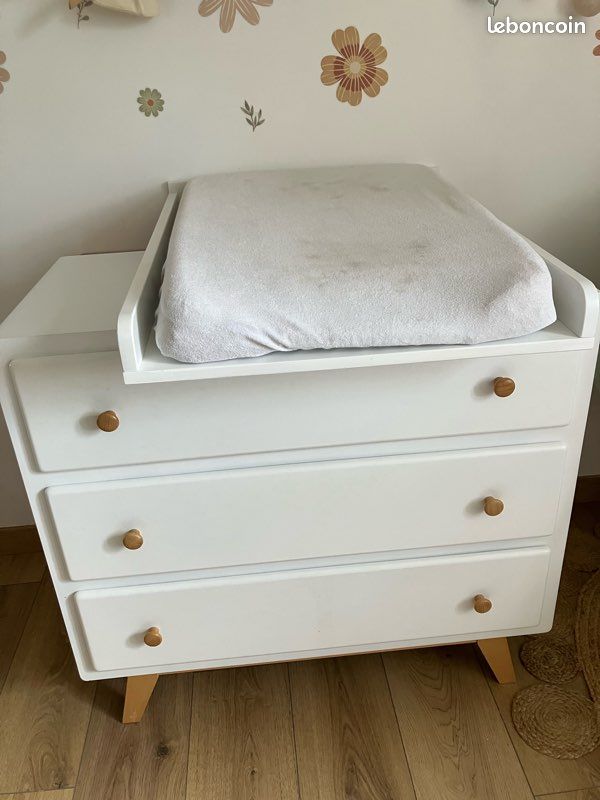 Commode (image 2)