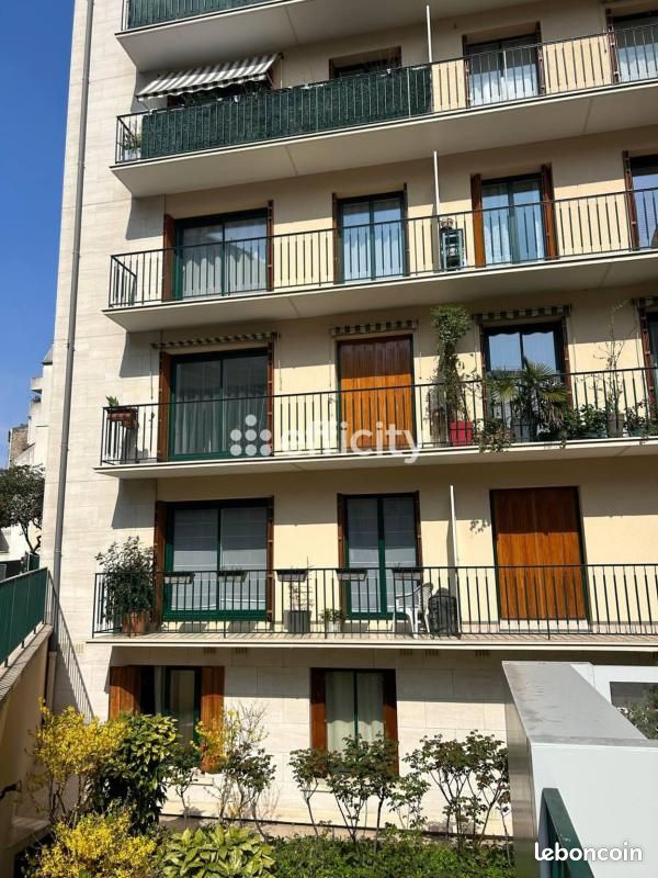 Appartement 1 pièce 17 m² · à Paris · 17 m² · 144 000 €