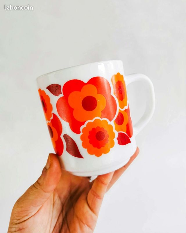 Mug Vintage Arcopal Années 70 Motif Fleurs De Lotus - Couleurs Verte Et Bleue, Occasion En Bon état