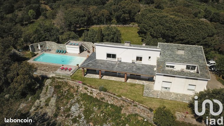Propriété 8 pièces 282 m²