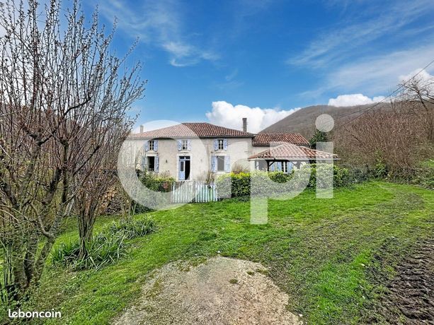 Maison 6 pièces 300 m²