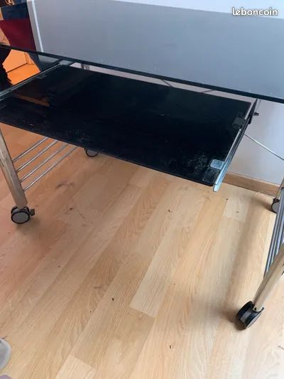 Bureau en verre noir (image 1)
