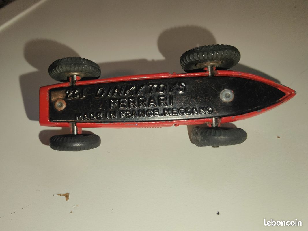 DINKY TOYS MECCANO France FERRARI 23J F1 voiture N°4 Miniature automobile - Collection