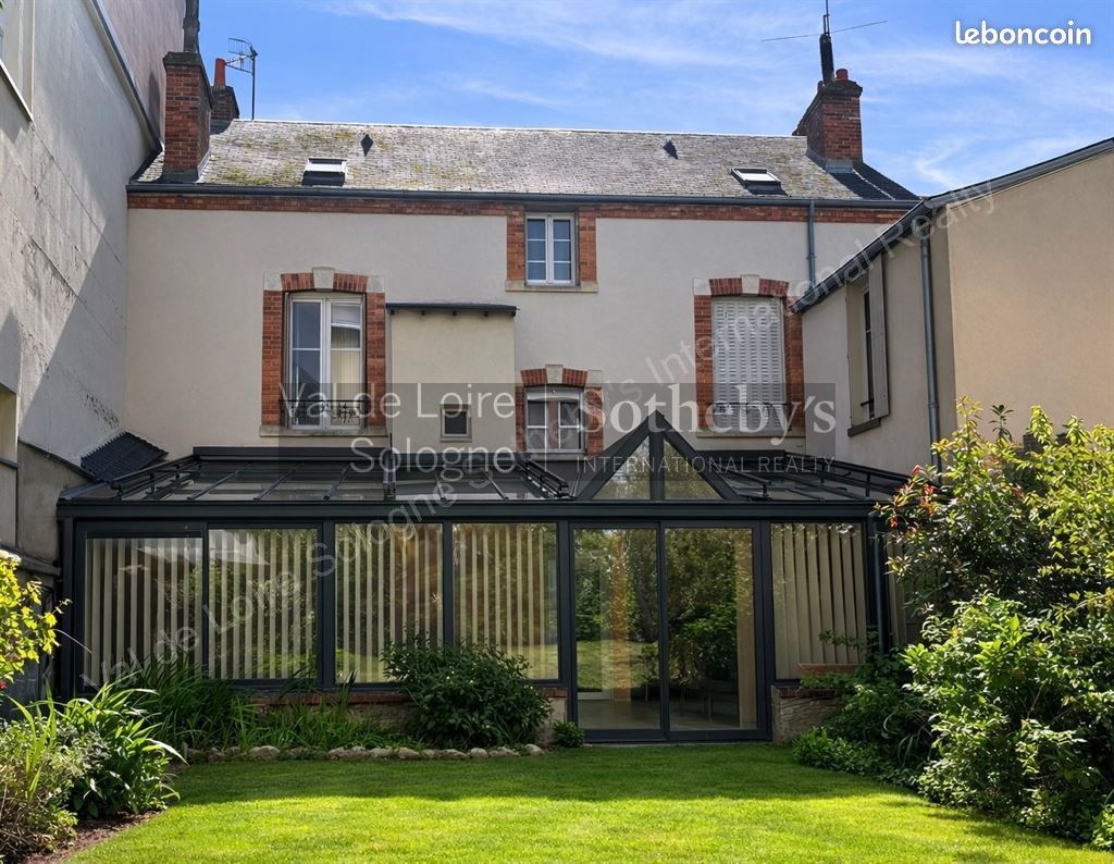 Maison 10 pièces 240 m² · à Orléans · 240 m² · 495 000 €