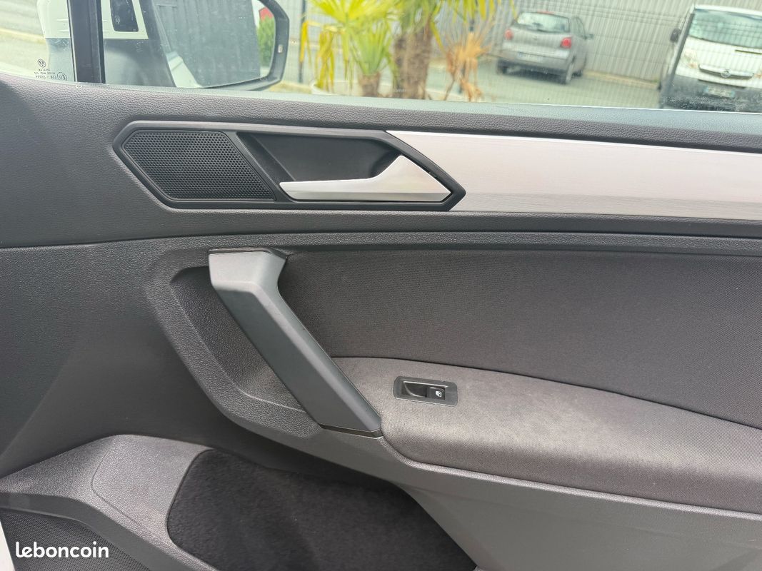 Volkswagen Tiguan volkswagen tiguan Comfortline Business Start-Stop DSG boite automatique gps tel radars etc... (image 18)