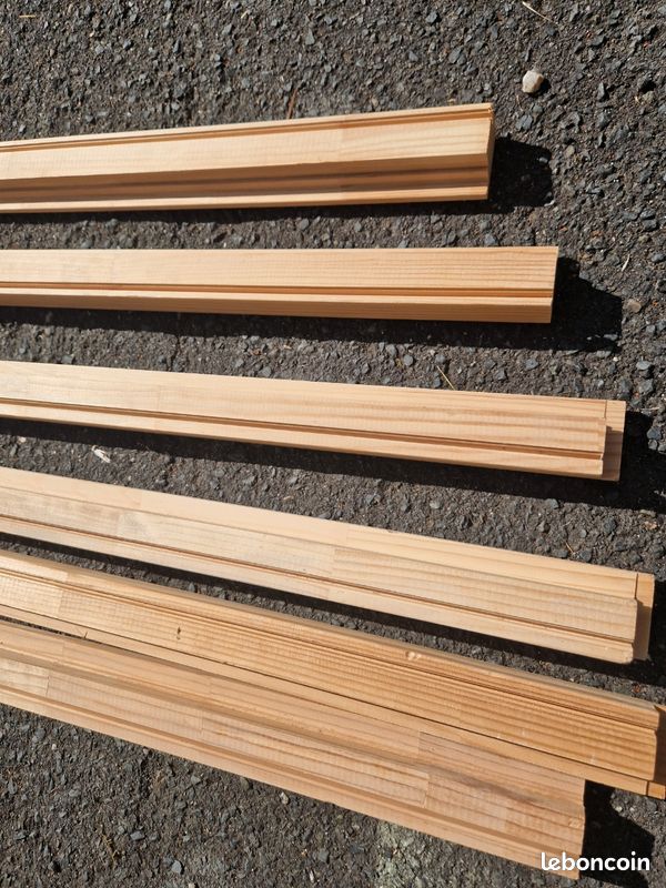 Vends lot d’habillages / moulures bois pour finition intérieure neuf (image 1)