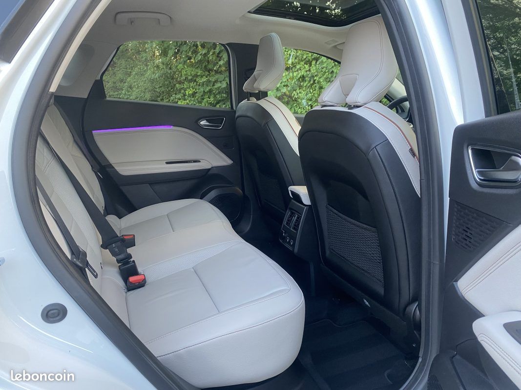 Renault Captur E-Tech 1.6 Hybrid 145ch Initiale Paris - Caméra - Cuir chauffants -Toit Ouvrant (image 10)